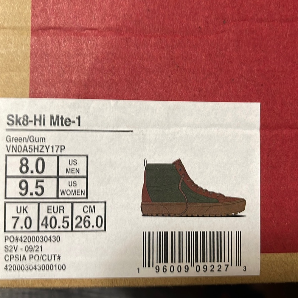 Vans Sk8-Hi Mte-1
Green/Gum
VNOA5HZY17P
WMNS boots - sneakers - Picture 15 of 16